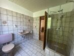 Unverbaubarer Ausblick, Gäste-WC, Garage, EBK in toller Lage - auch als Kapitalanlage geeignet ! - Badezimmer mit WM-Anschluss (o