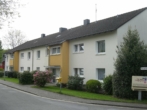 Hausansicht - Renovierte Seniorenwohnung mit Balkon im OG
