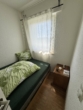 Schlafzimmer - Renovierte Seniorenwohnung mit Balkon im OG