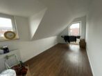 tolle DG-Wohnung in ruhiger Lage von Sutthausen - ! renoviert/saniert - provisionsfrei ! - Gast / Schlafen