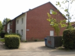 Hausansicht - Schicke Terrassenwohnung für Rentner mit WBS