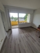 Wohnzimmer - Helle Rentnerwohnung mit Balkon im EG mit WBS