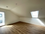 Schlafzimmer mit Zugang auf de - Schöne, moderne 3-Zimmerwohnung mit Wohnberechtigungsschein!